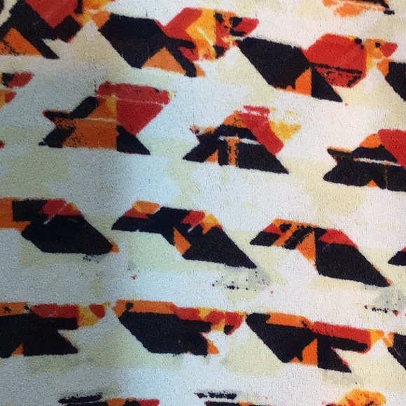 Liz Claiborne Women’s Vibrant Color Ruffle Sleeve Blouse Size Large - Picture 3 of 4